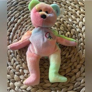 TY BEANIE BABY Rare Retired 1996
"Peace" Bear, PVC,Tag Errors Swing Tag
Has Tear